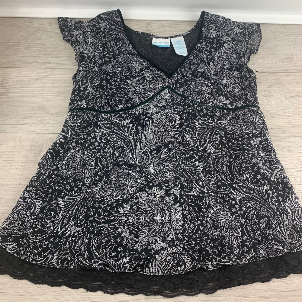Announcements Maternity Black White Paisley Lace Trim V-Neck Blouse Medium